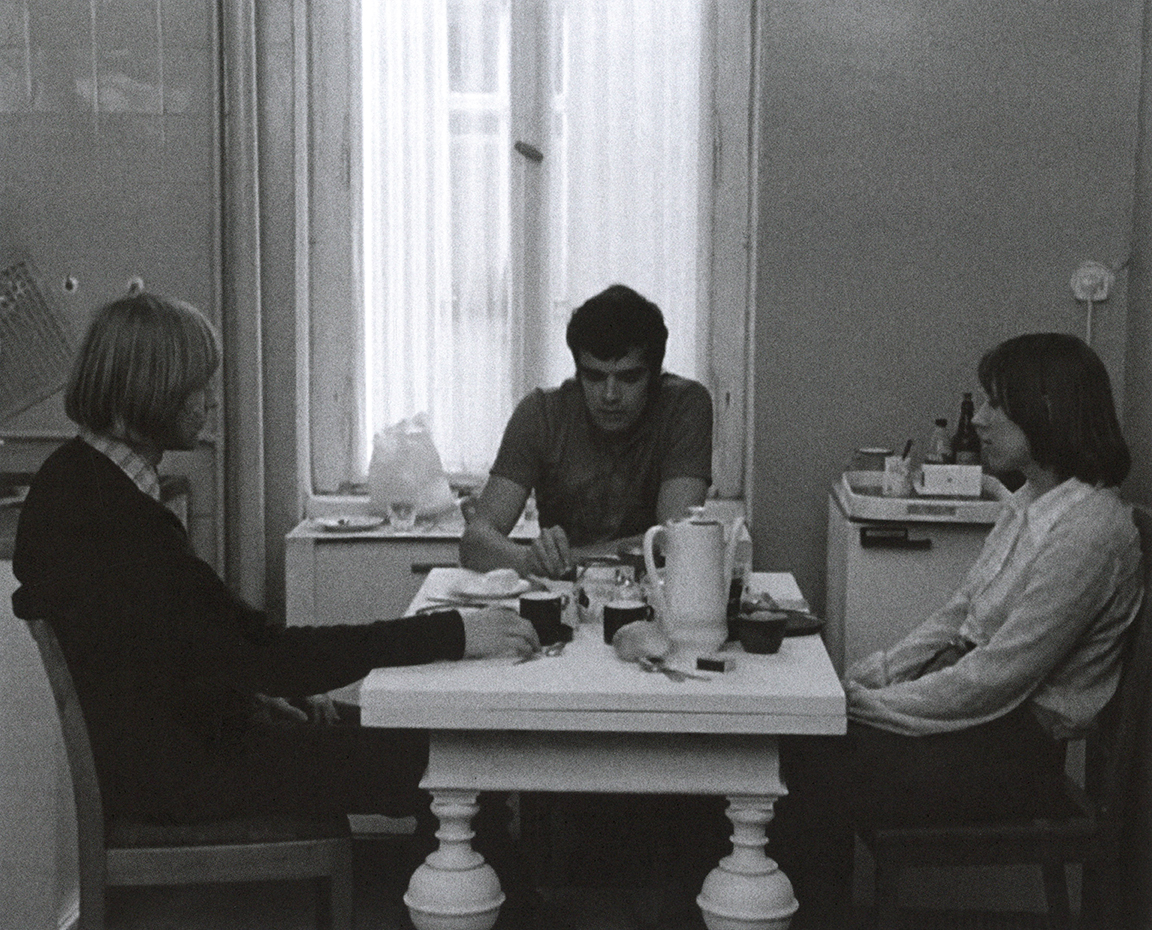 (5) Günter Peter Straschek (Mitte), Carlos Bustamante (links) und Johannes Beringer (rechts) am Set von Labriola (1970). Foto: Michael Biron.